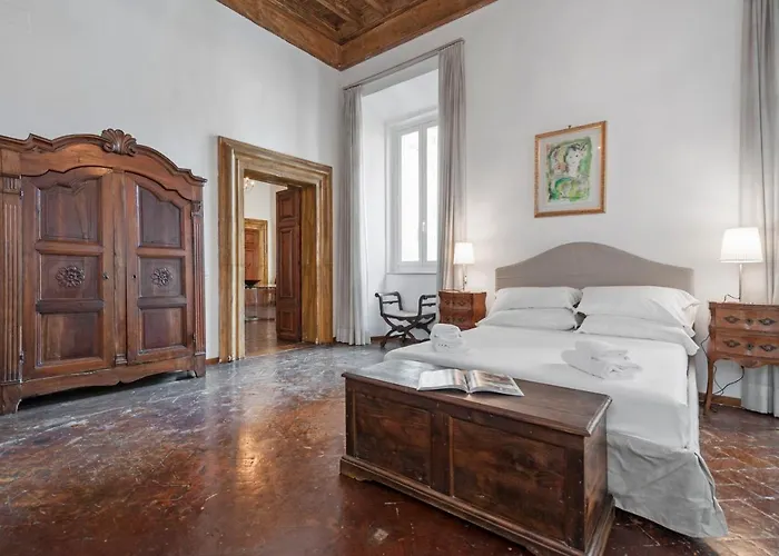 Ancient Palace In Downtown Apartamento